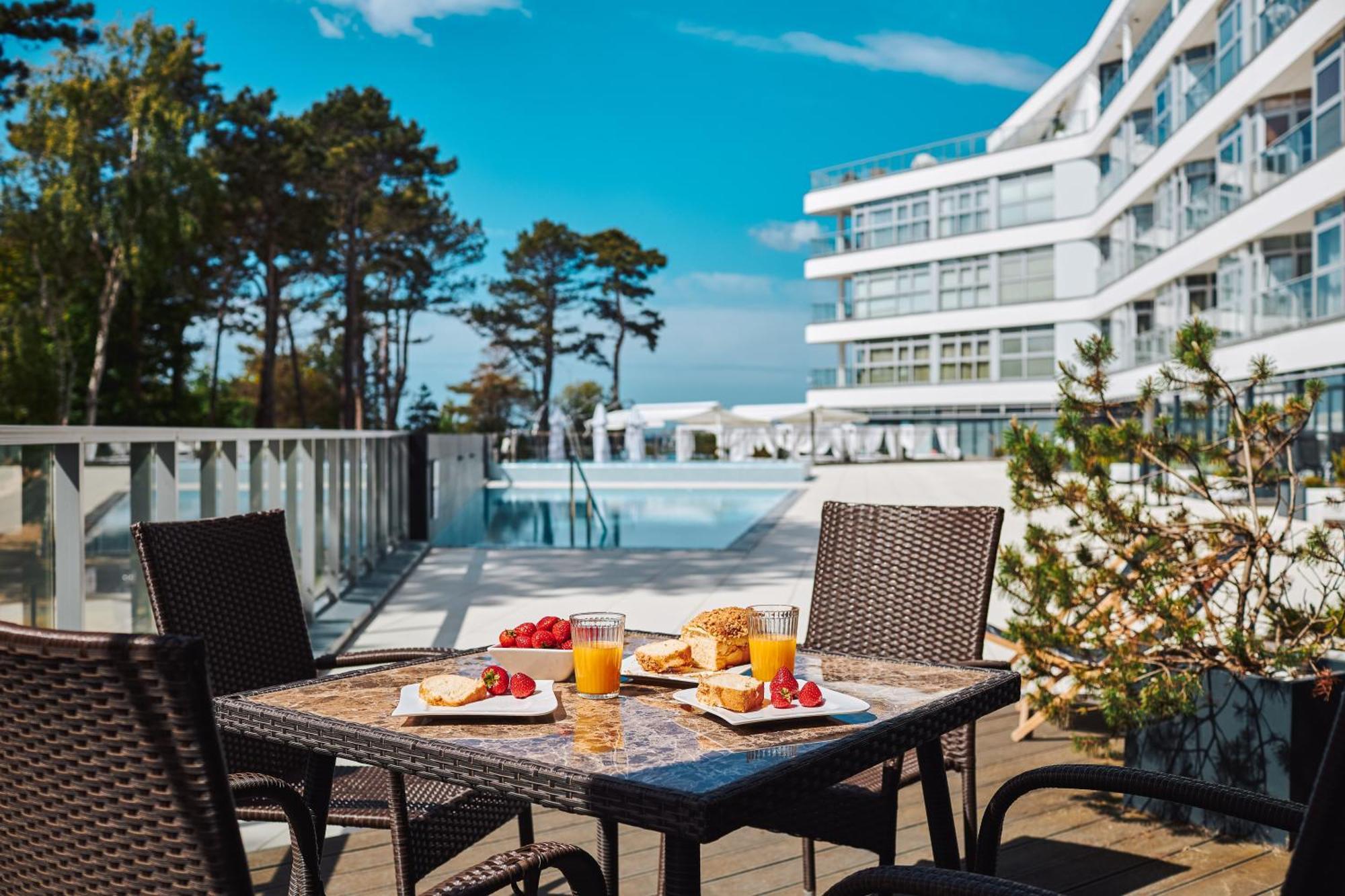 Dune Beach Resort - A Mielno  Exteriör bild